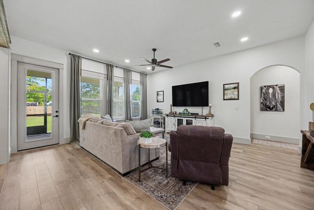 102 Jones Drive, Freeport, FL 32439