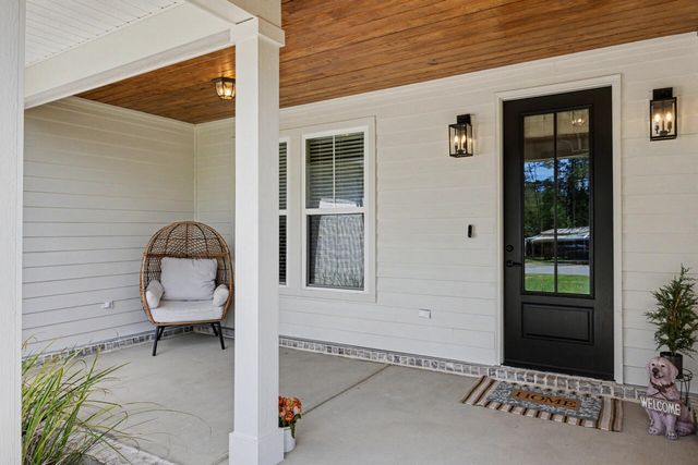 102 Jones Drive, Freeport, FL 32439