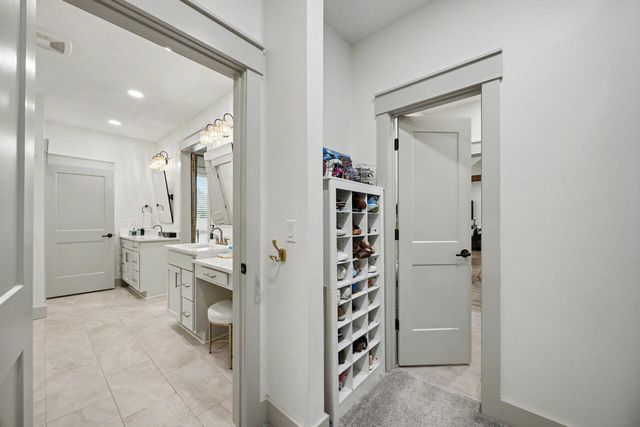 102 Jones Drive, Freeport, FL 32439