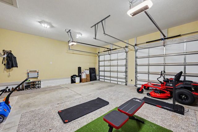 102 Jones Drive, Freeport, FL 32439