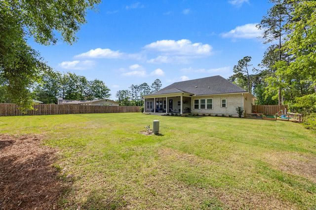 102 Jones Drive, Freeport, FL 32439