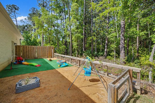 102 Jones Drive, Freeport, FL 32439