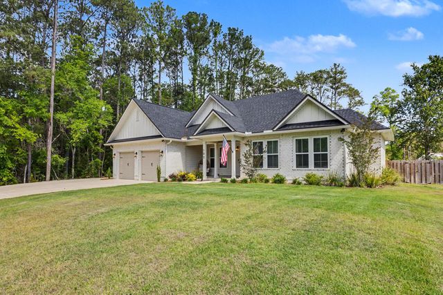 102 Jones Drive, Freeport, FL 32439