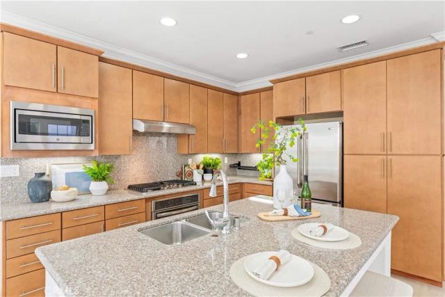 191 Firefly, Irvine, CA 92618