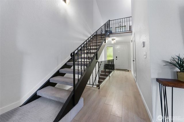 2114 7th Avenue SW, Puyallup, WA 98371