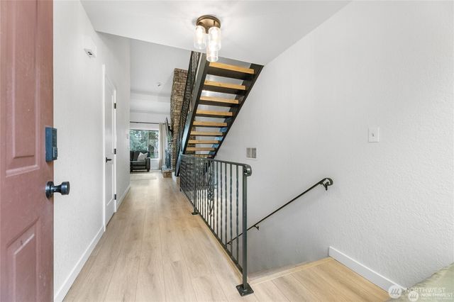 2114 7th Avenue SW, Puyallup, WA 98371