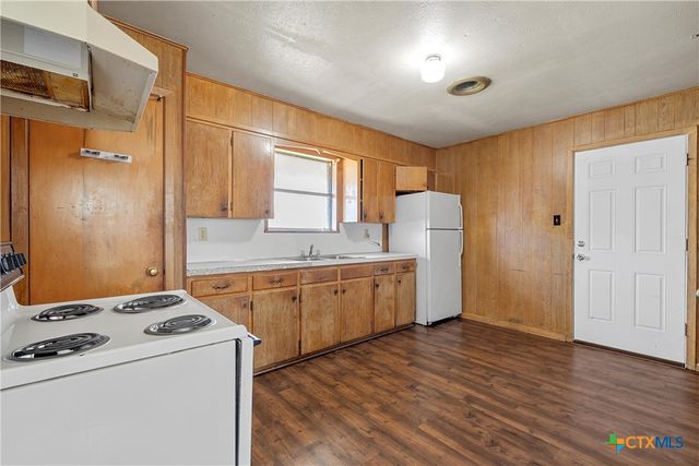 502 W Avenue E, Copperas Cove, TX 76522