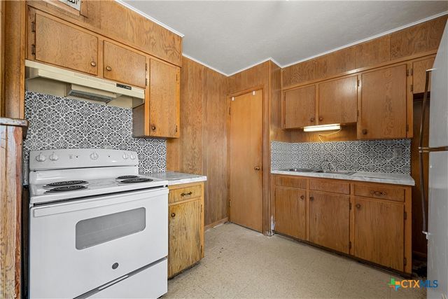 502 W Avenue E, Copperas Cove, TX 76522