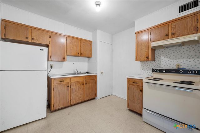 502 W Avenue E, Copperas Cove, TX 76522