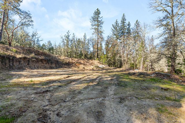 437 Cumberland Drive, Grants Pass, OR 97527