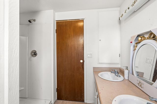 437 Cumberland Drive, Grants Pass, OR 97527