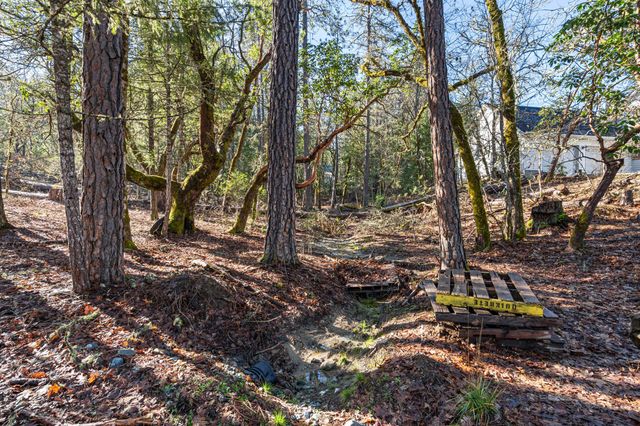 437 Cumberland Drive, Grants Pass, OR 97527