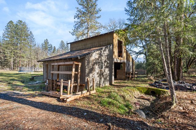 437 Cumberland Drive, Grants Pass, OR 97527