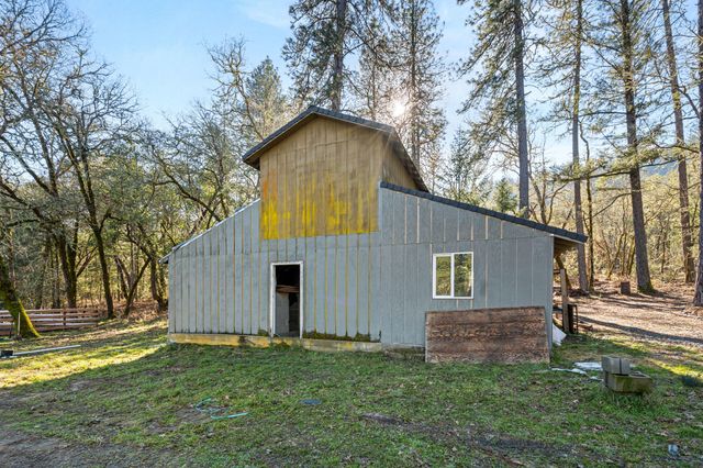 437 Cumberland Drive, Grants Pass, OR 97527