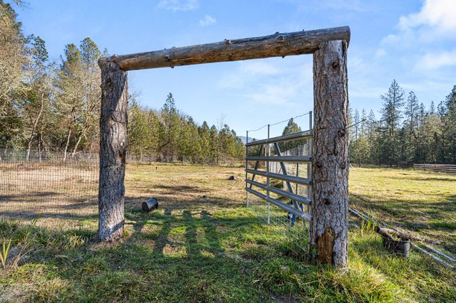 437 Cumberland Drive, Grants Pass, OR 97527