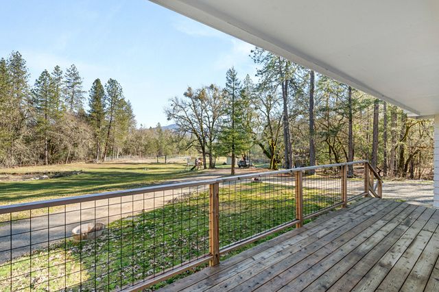 437 Cumberland Drive, Grants Pass, OR 97527