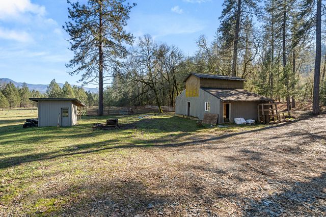 437 Cumberland Drive, Grants Pass, OR 97527