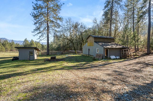 437 Cumberland Drive, Grants Pass, OR 97527