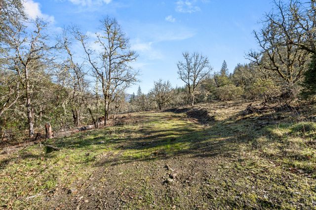 437 Cumberland Drive, Grants Pass, OR 97527