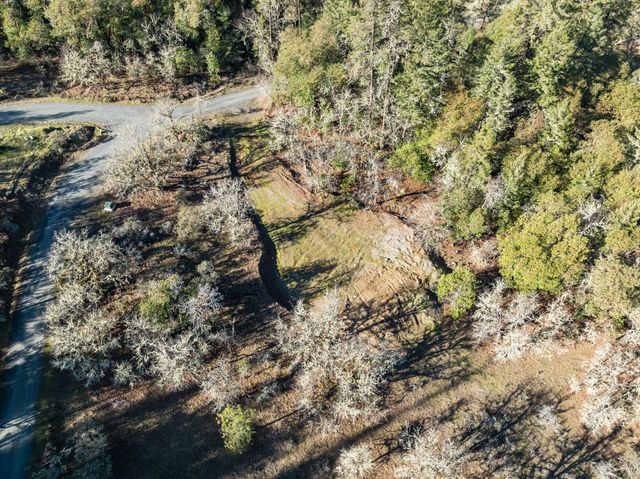 437 Cumberland Drive, Grants Pass, OR 97527