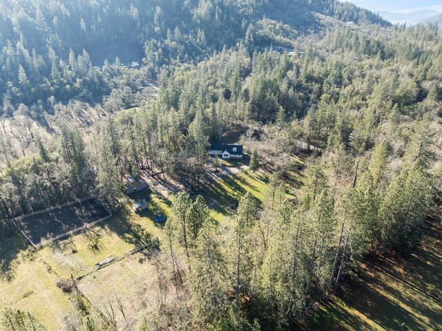 437 Cumberland Drive, Grants Pass, OR 97527