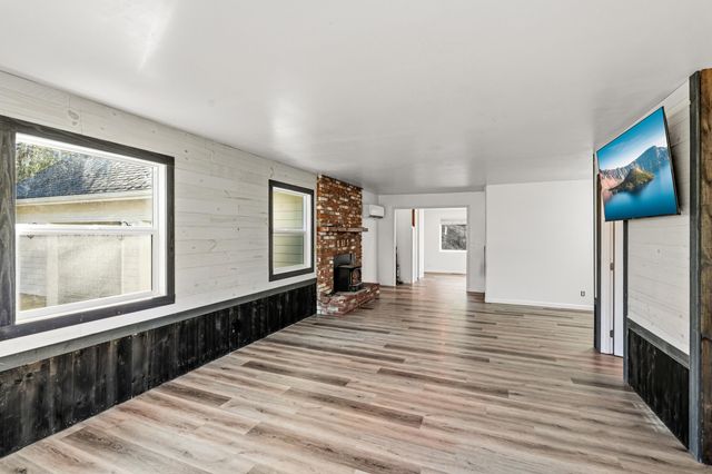 437 Cumberland Drive, Grants Pass, OR 97527