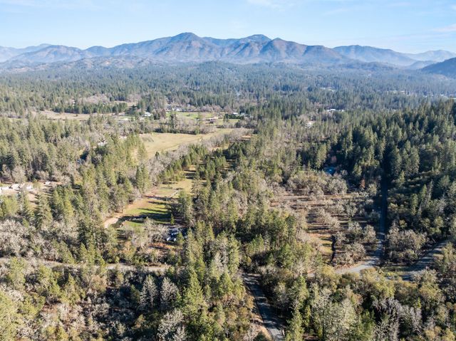 437 Cumberland Drive, Grants Pass, OR 97527