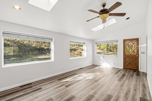 437 Cumberland Drive, Grants Pass, OR 97527