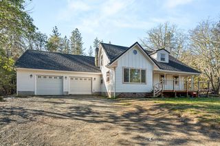 437 Cumberland Drive, Grants Pass, OR 97527