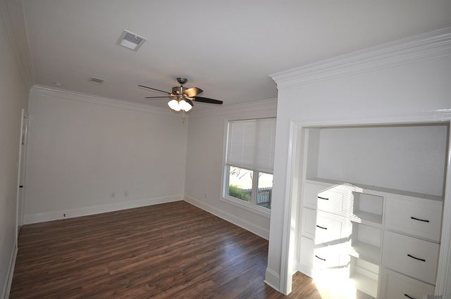 7070 Barremore Dr, Baton Rouge, LA 70817