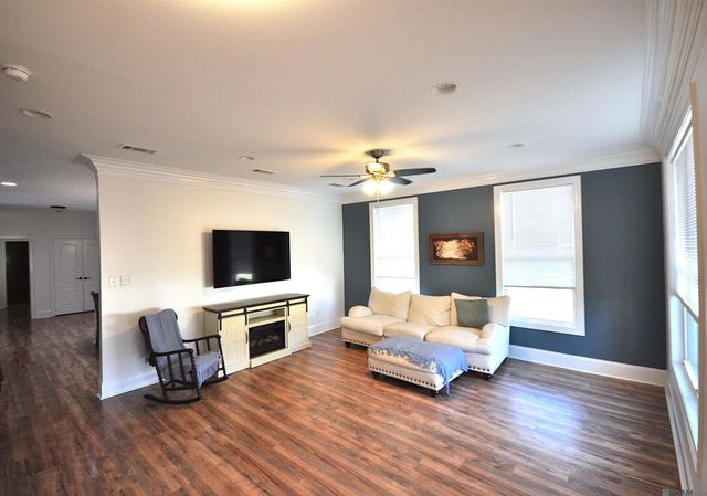 7070 Barremore Dr, Baton Rouge, LA 70817