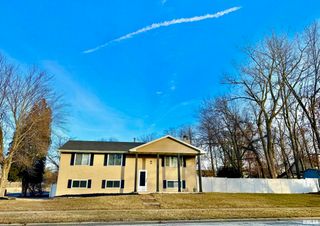 6336 N FROSTWOOD Parkway, Peoria, IL 61615