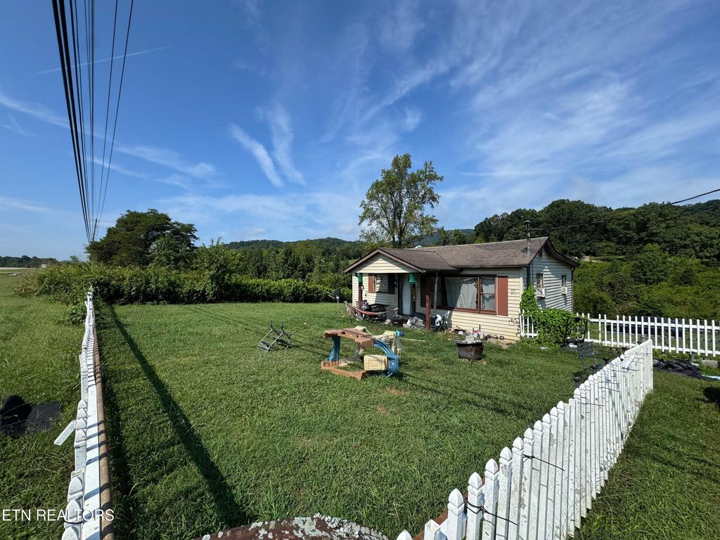 10045 Rutledge Pike, Corryton, TN 37721