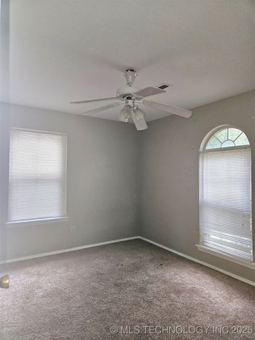 212 W Waco Street, Broken Arrow, OK 74011