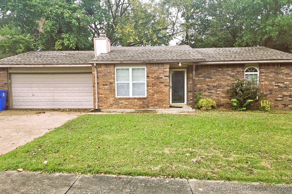 212 W Waco Street, Broken Arrow, OK 74011