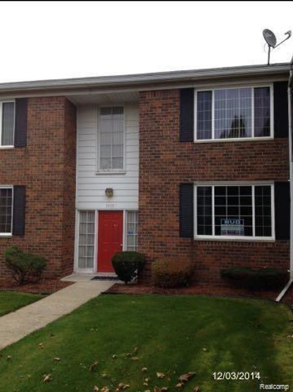 25332 SHIAWASSEE Circle 105, Southfield, MI 48033