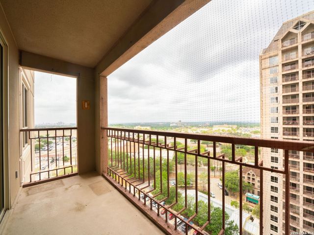 1 Towers Park Ln Apt 1614, San Antonio, TX 78209