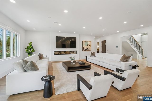 50 Roberts Road, Englewood Cliffs, NJ 07632