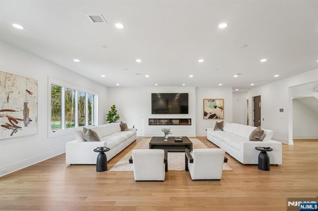 50 Roberts Road, Englewood Cliffs, NJ 07632