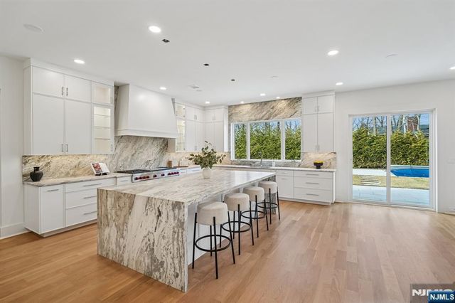 50 Roberts Road, Englewood Cliffs, NJ 07632