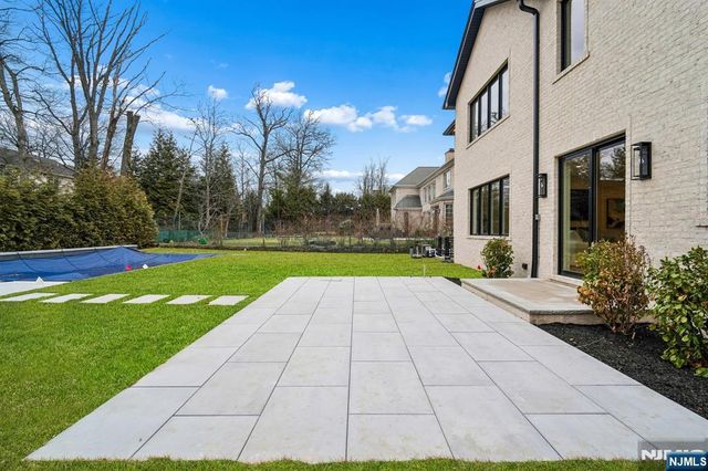 50 Roberts Road, Englewood Cliffs, NJ 07632