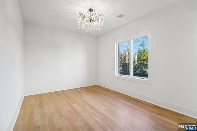 50 Roberts Road, Englewood Cliffs, NJ 07632