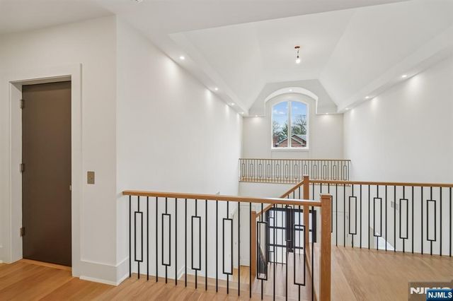 50 Roberts Road, Englewood Cliffs, NJ 07632