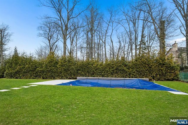 50 Roberts Road, Englewood Cliffs, NJ 07632