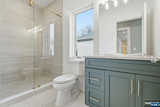 50 Roberts Road, Englewood Cliffs, NJ 07632