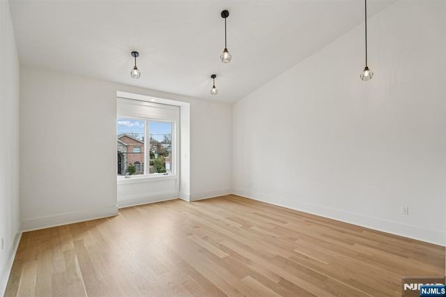 50 Roberts Road, Englewood Cliffs, NJ 07632