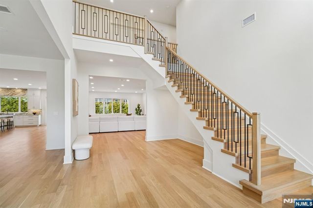 50 Roberts Road, Englewood Cliffs, NJ 07632