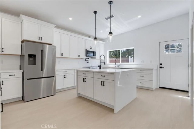 8738 Paso Robles, Northridge, CA 91325