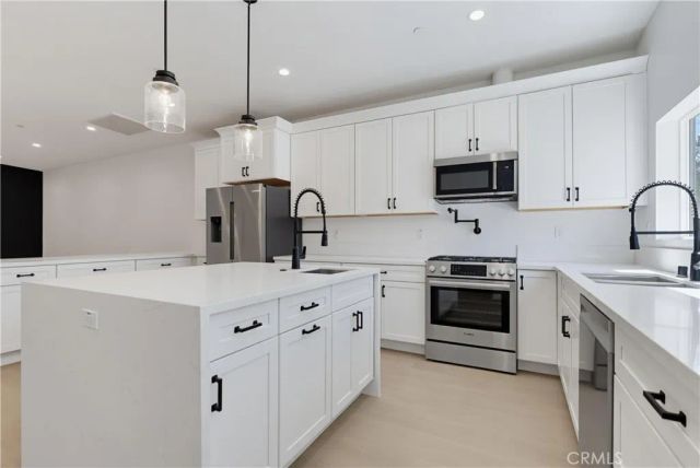 8738 Paso Robles, Northridge, CA 91325