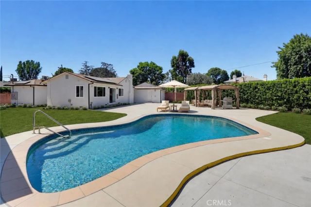 8738 Paso Robles, Northridge, CA 91325
